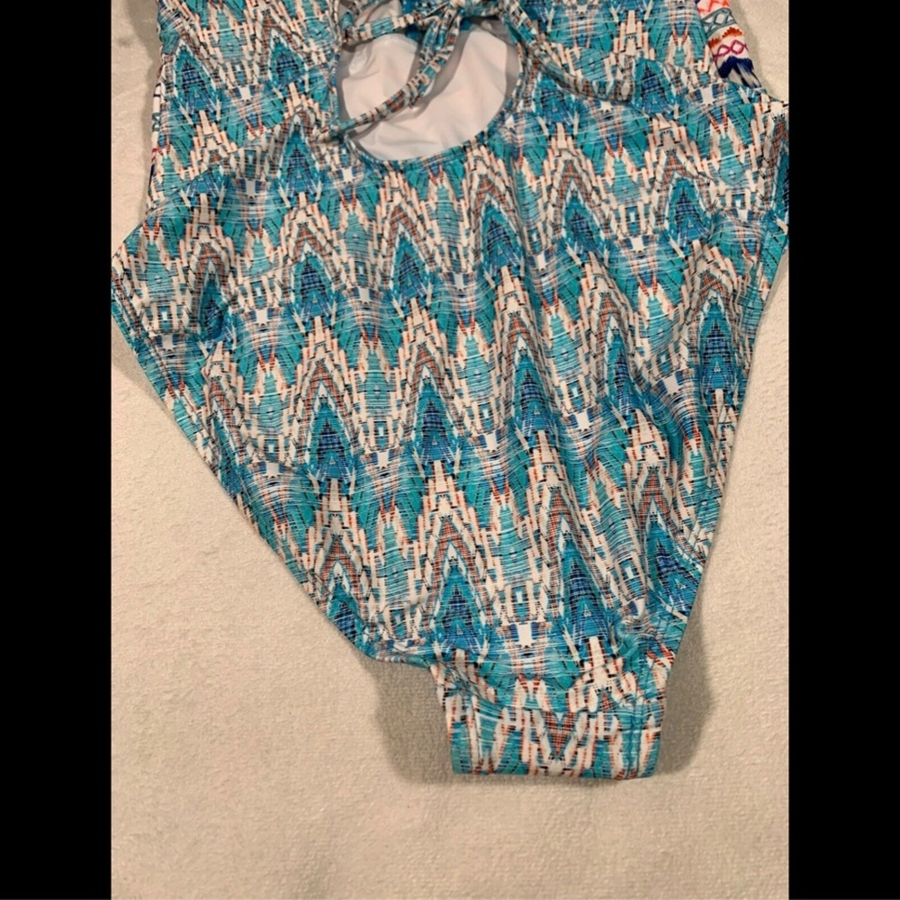 NEW $125 La Blanca Swimwear Milano Plunge One-Piece Swimsuit‎ [SZ 10 ] - Picture 7 of 8